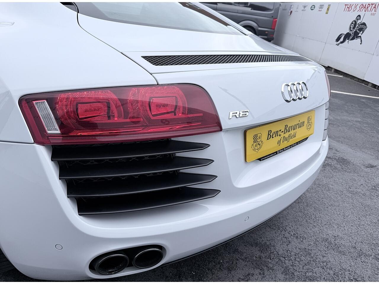 Audi R8 view 17