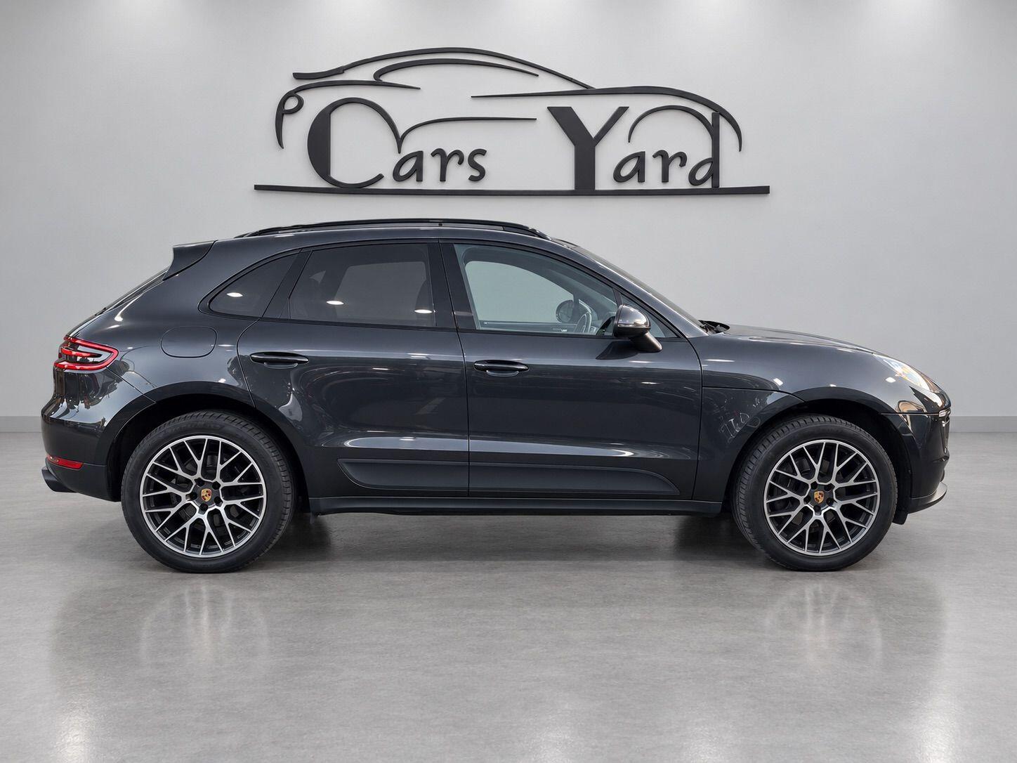 Porsche Macan view 12