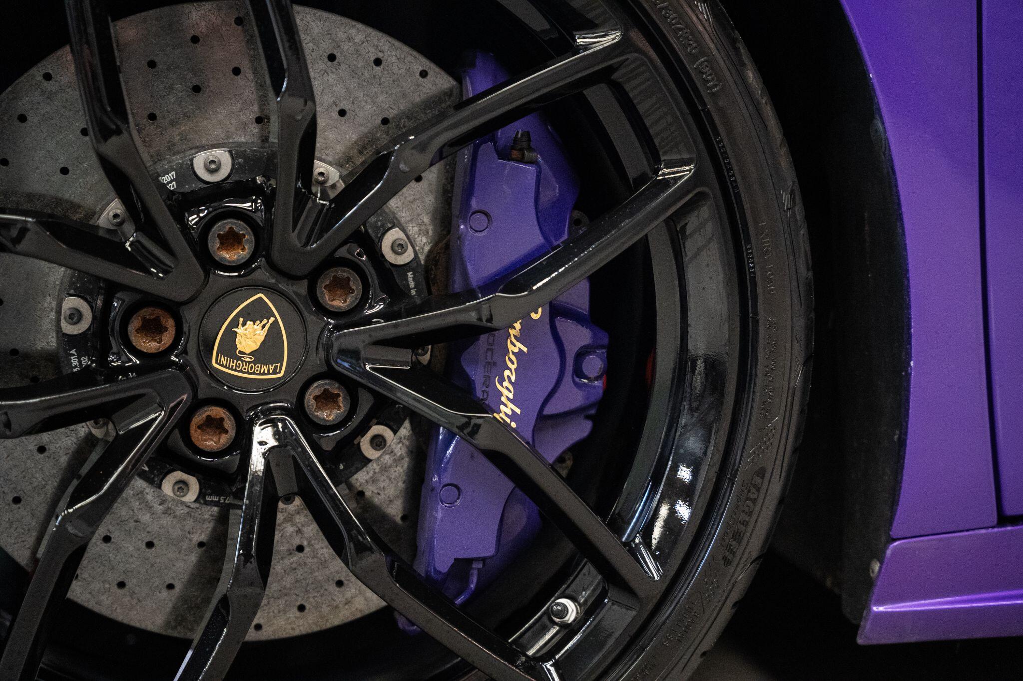 Lamborghini Huracan view 13
