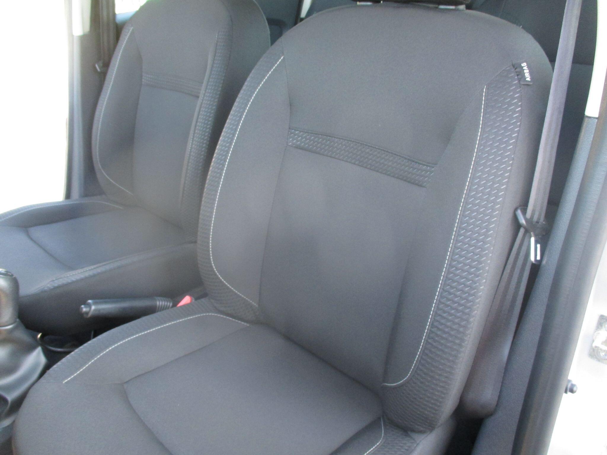 Dacia Sandero view 33