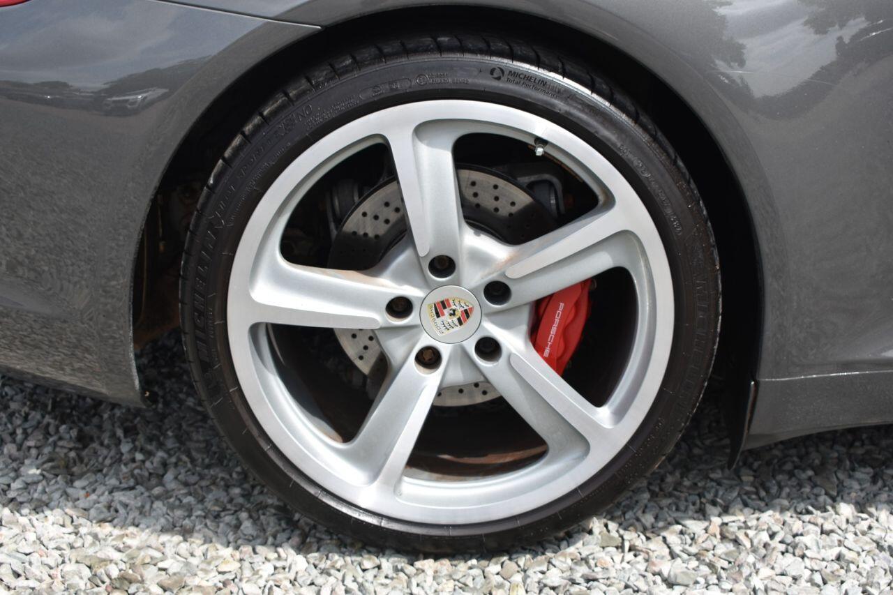 Porsche 911 view 10