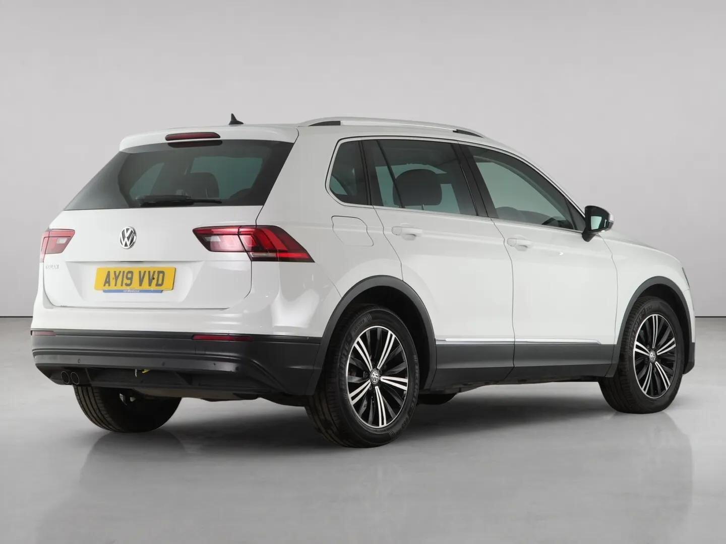 Volkswagen Tiguan view 8