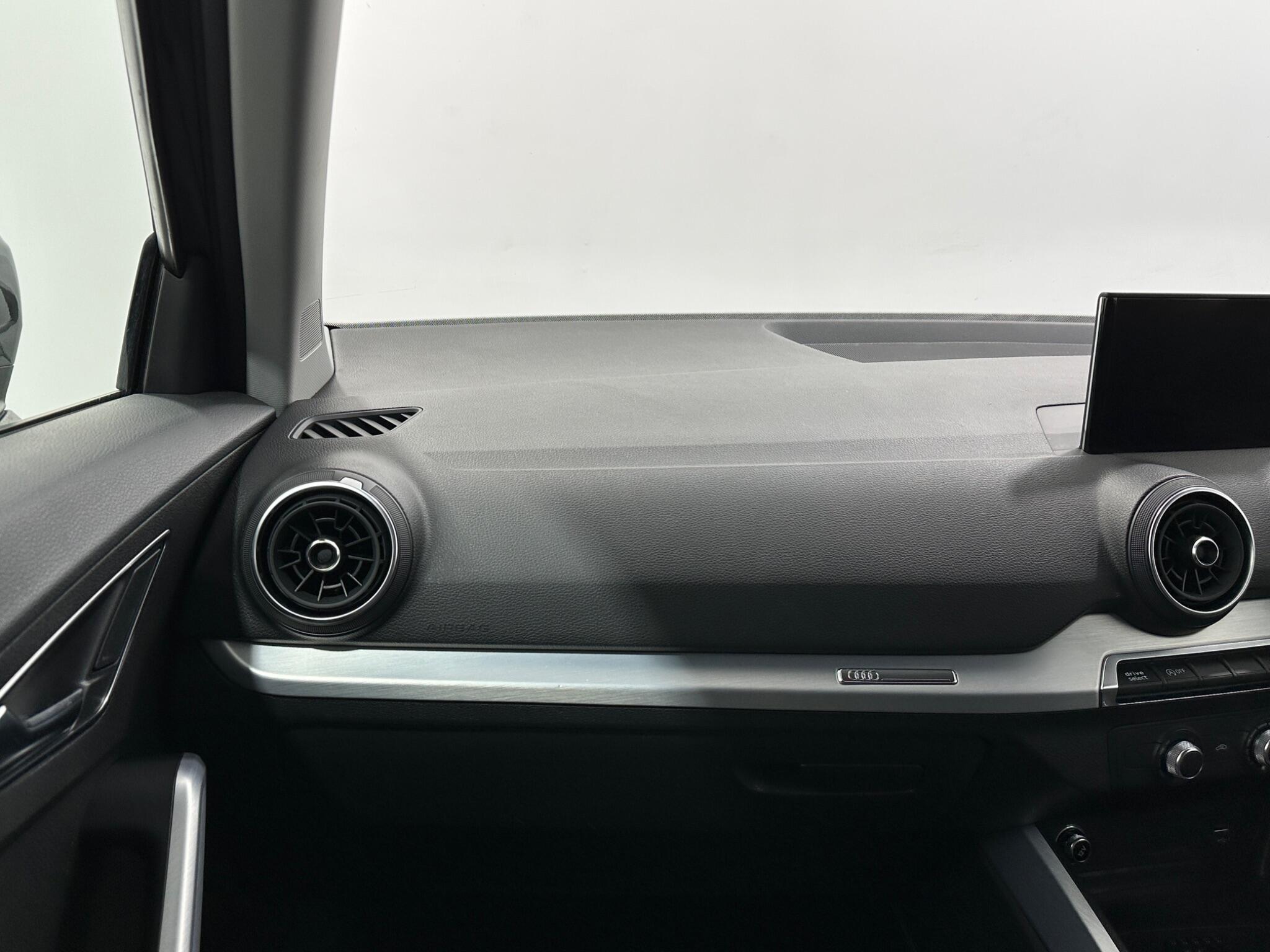 Audi Q2 view 29