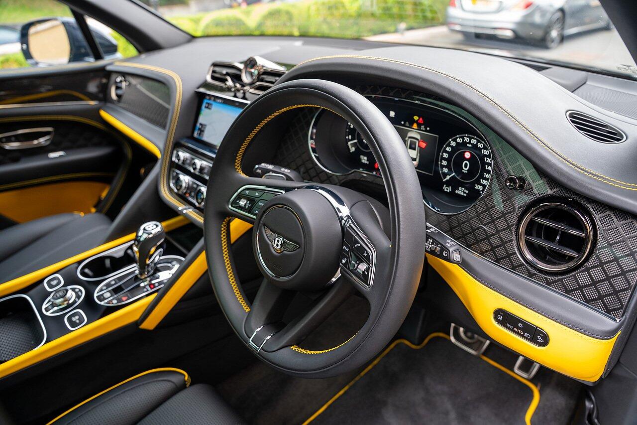 Bentley Bentayga view 59