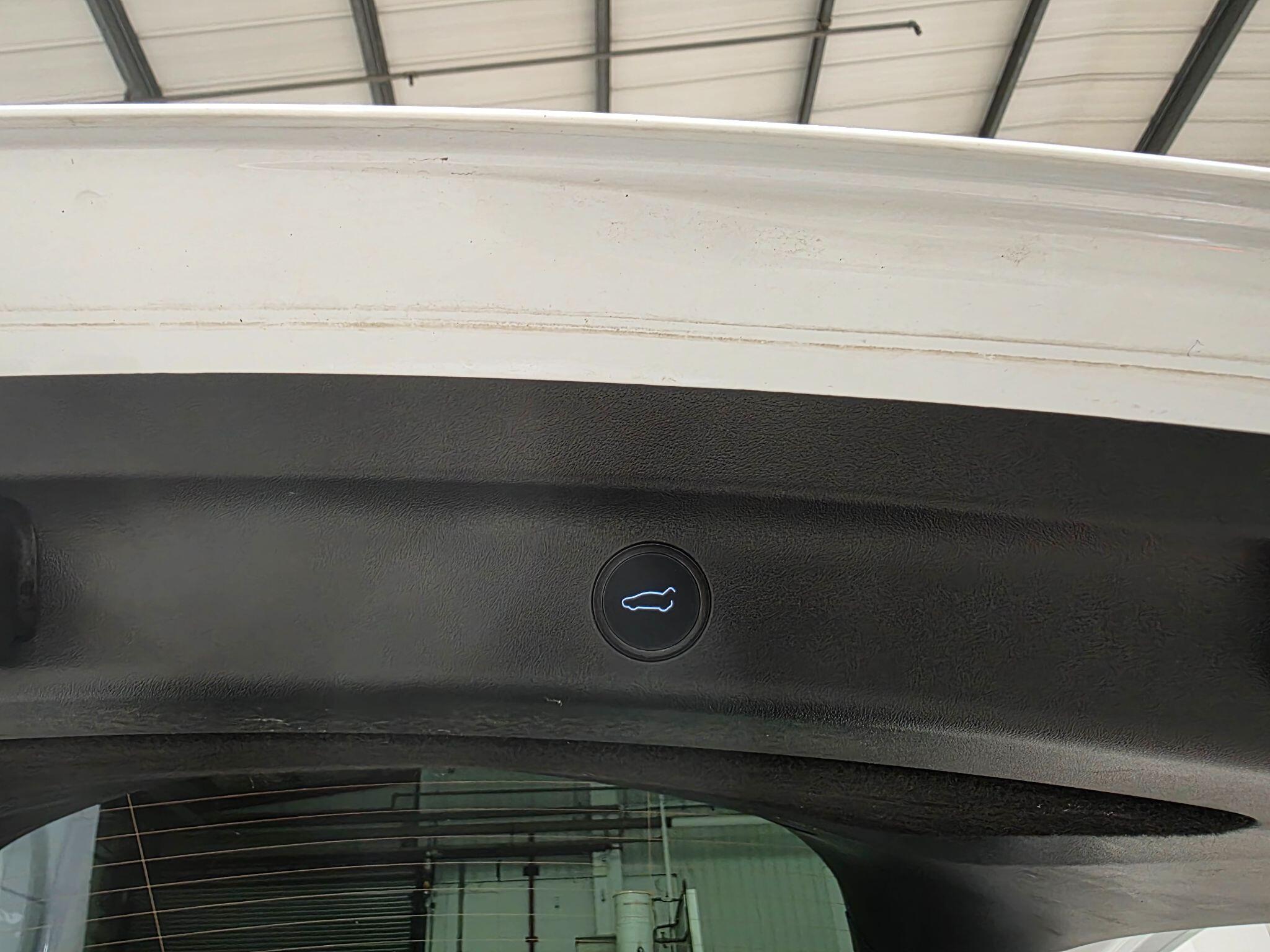 Tesla Model Y view 32