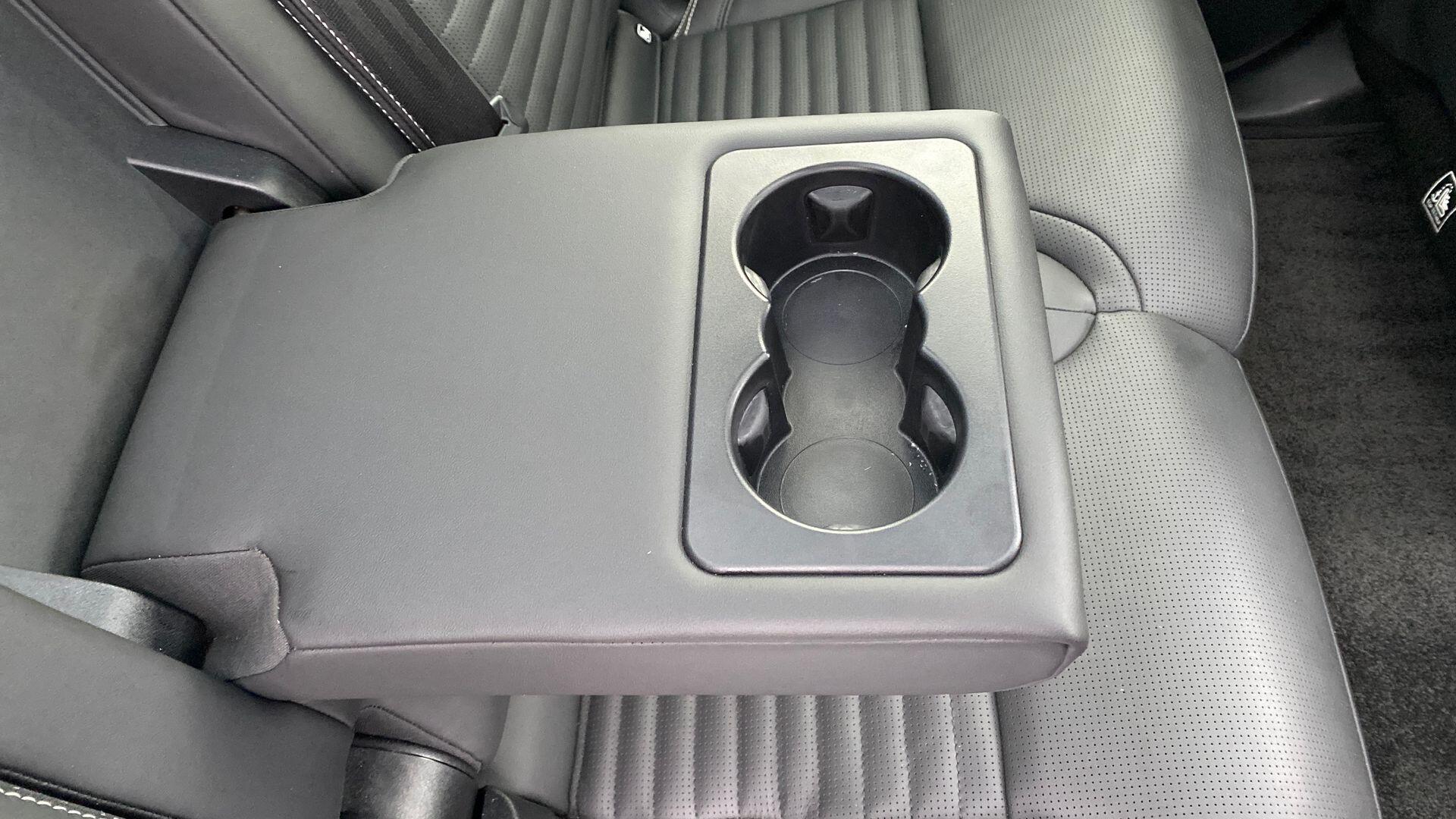 Land Rover Discovery view 45