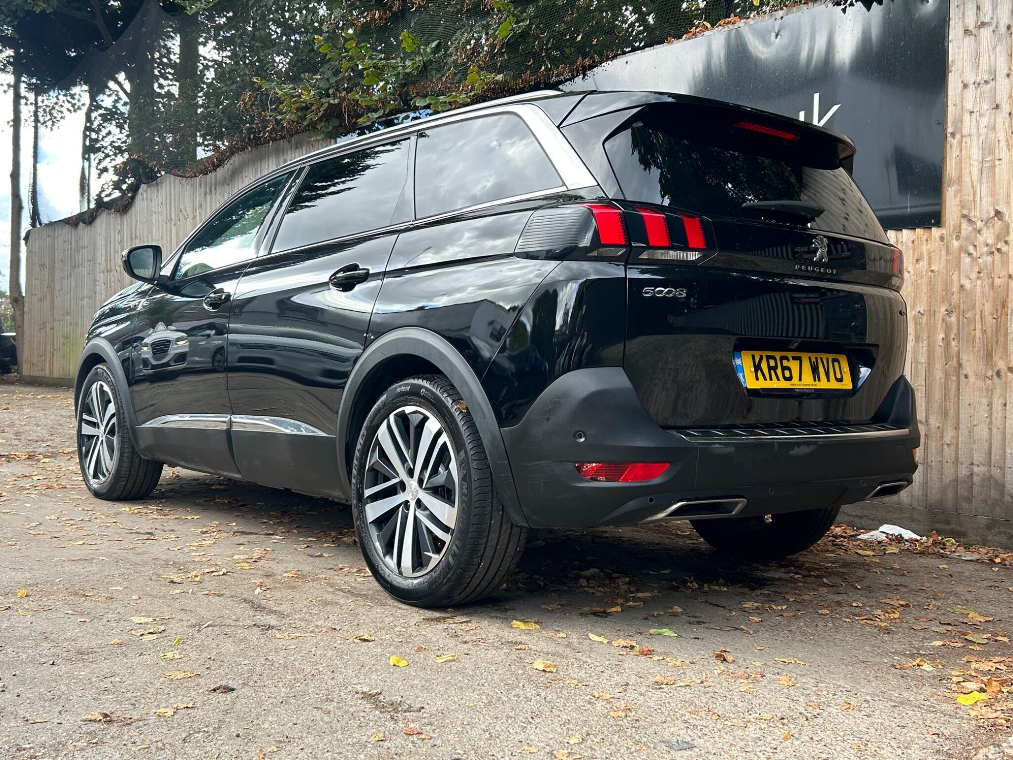 Peugeot 5008 view 12