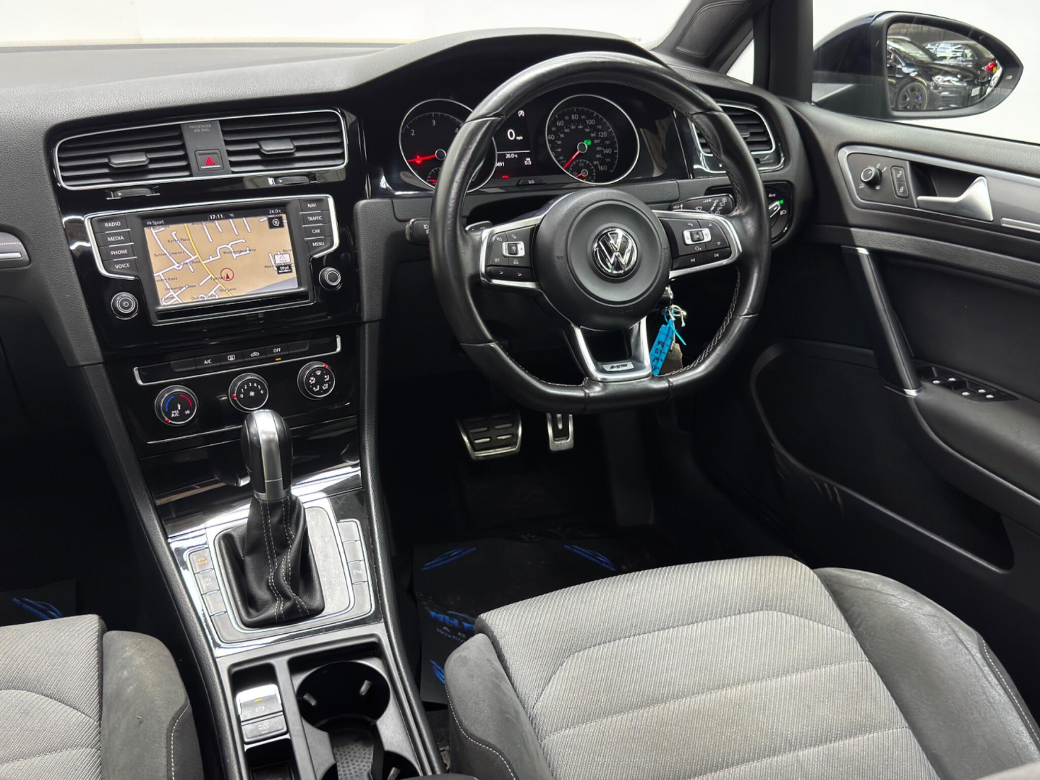 Volkswagen Golf view 58