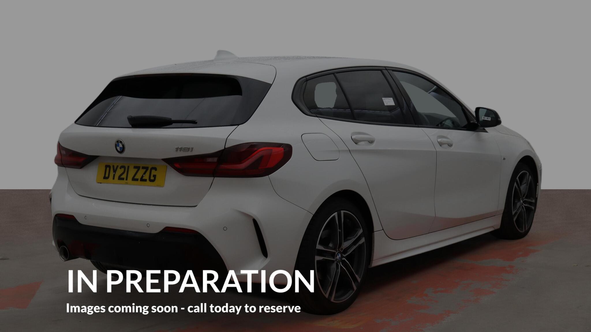 BMW 1 Series view 4