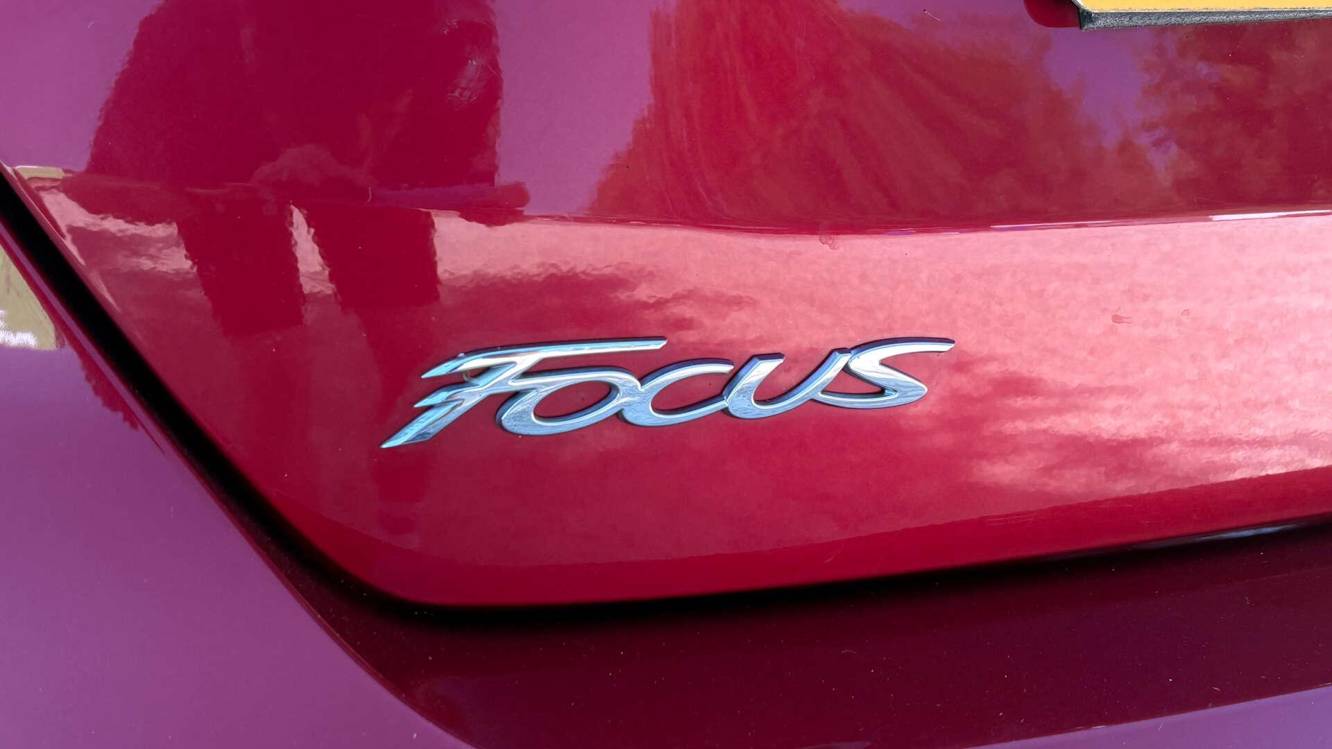 Ford Focus view 41