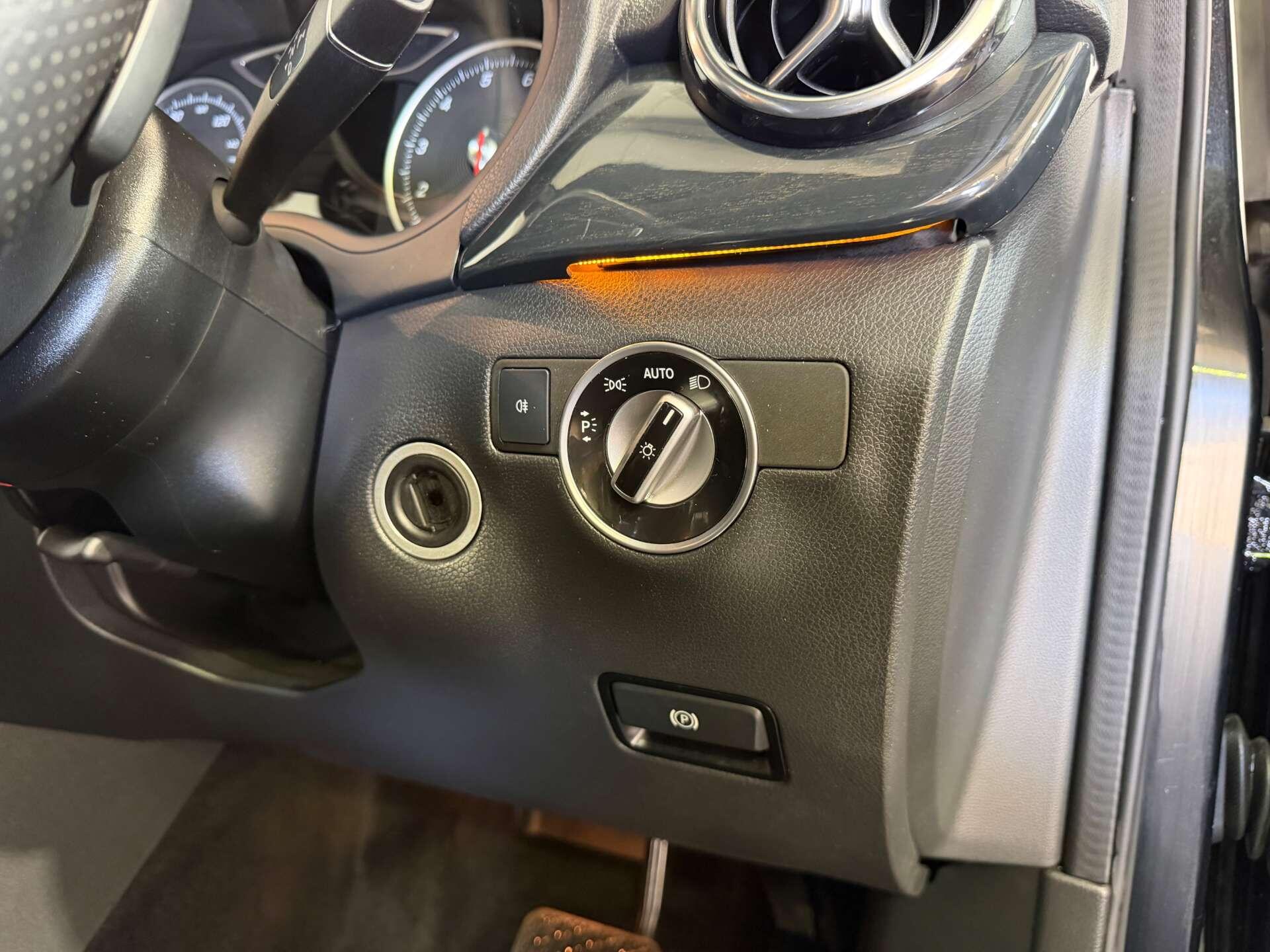 Mercedes-Benz B-Class view 17