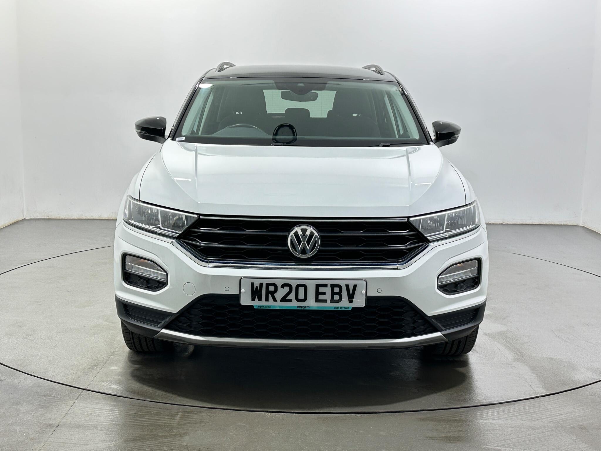 Volkswagen T-Roc view 3
