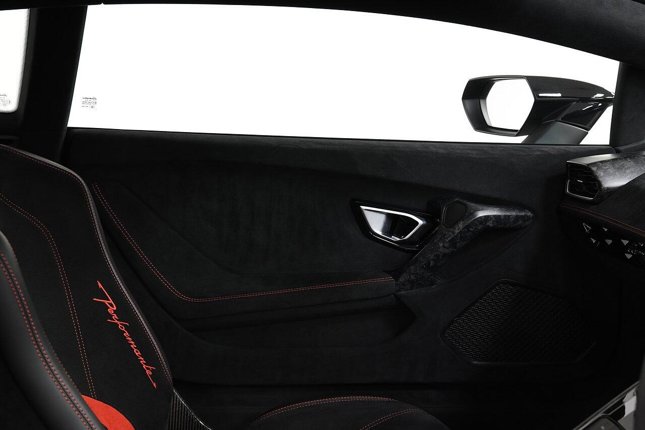 Lamborghini Huracan view 14