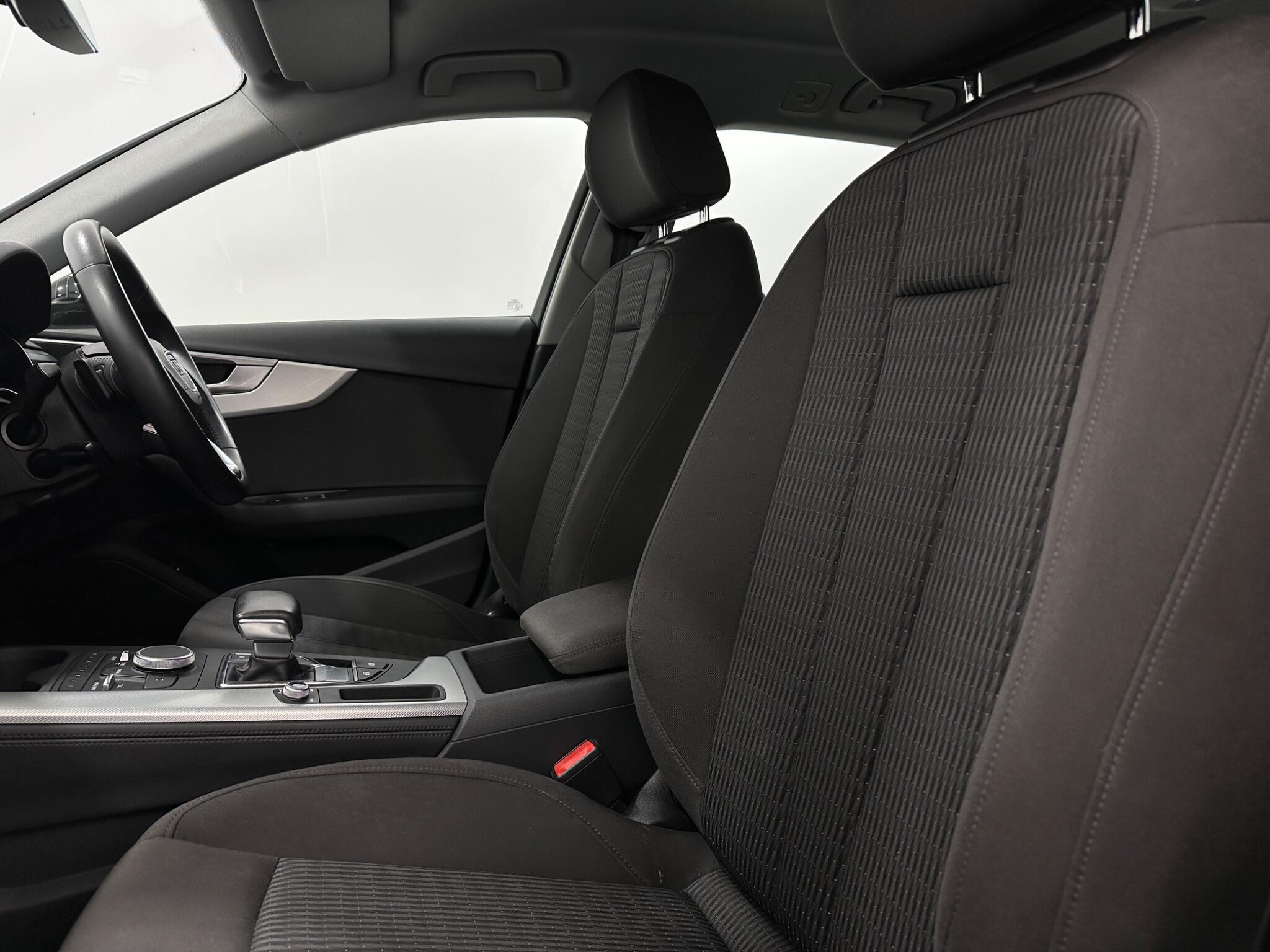 Audi A4 view 35