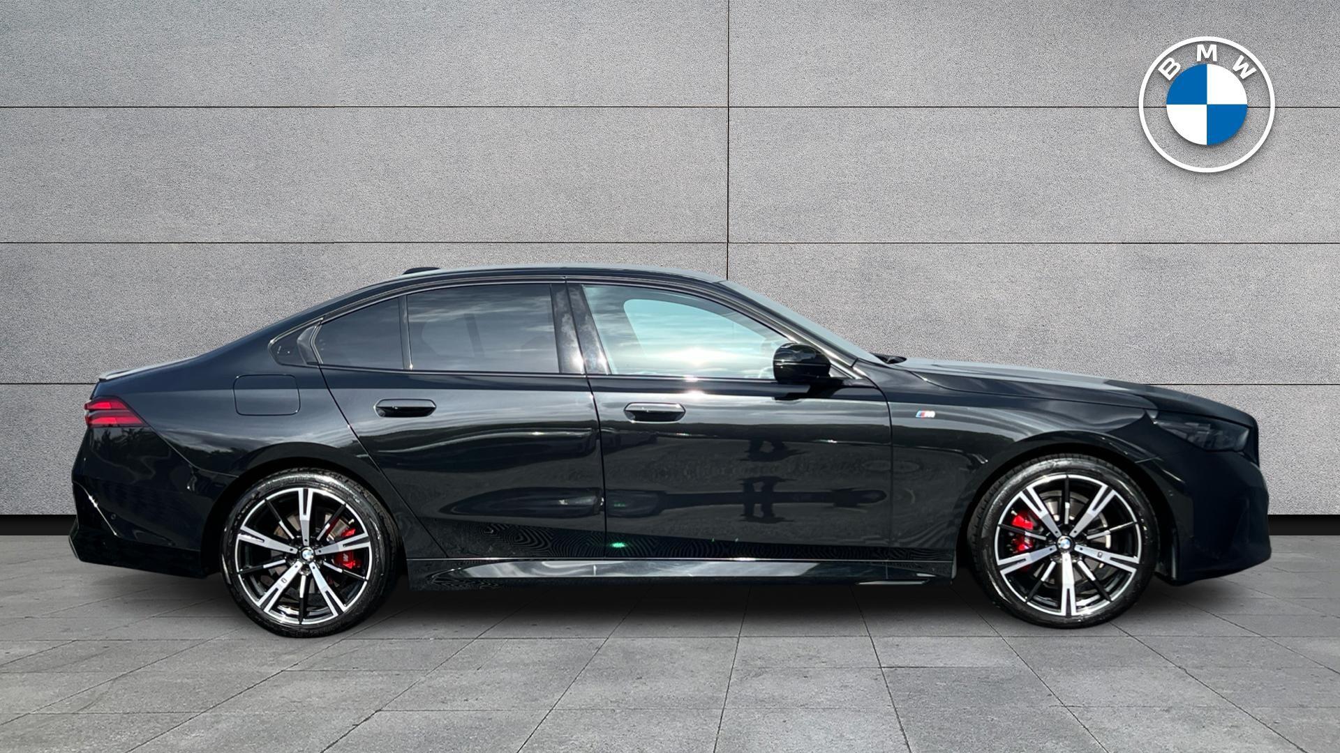 BMW 5 Series view 3
