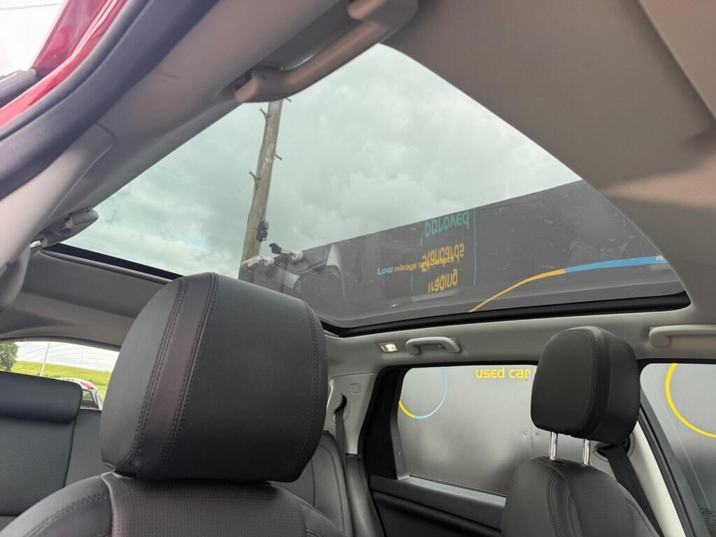 Land Rover Discovery Sport view 31