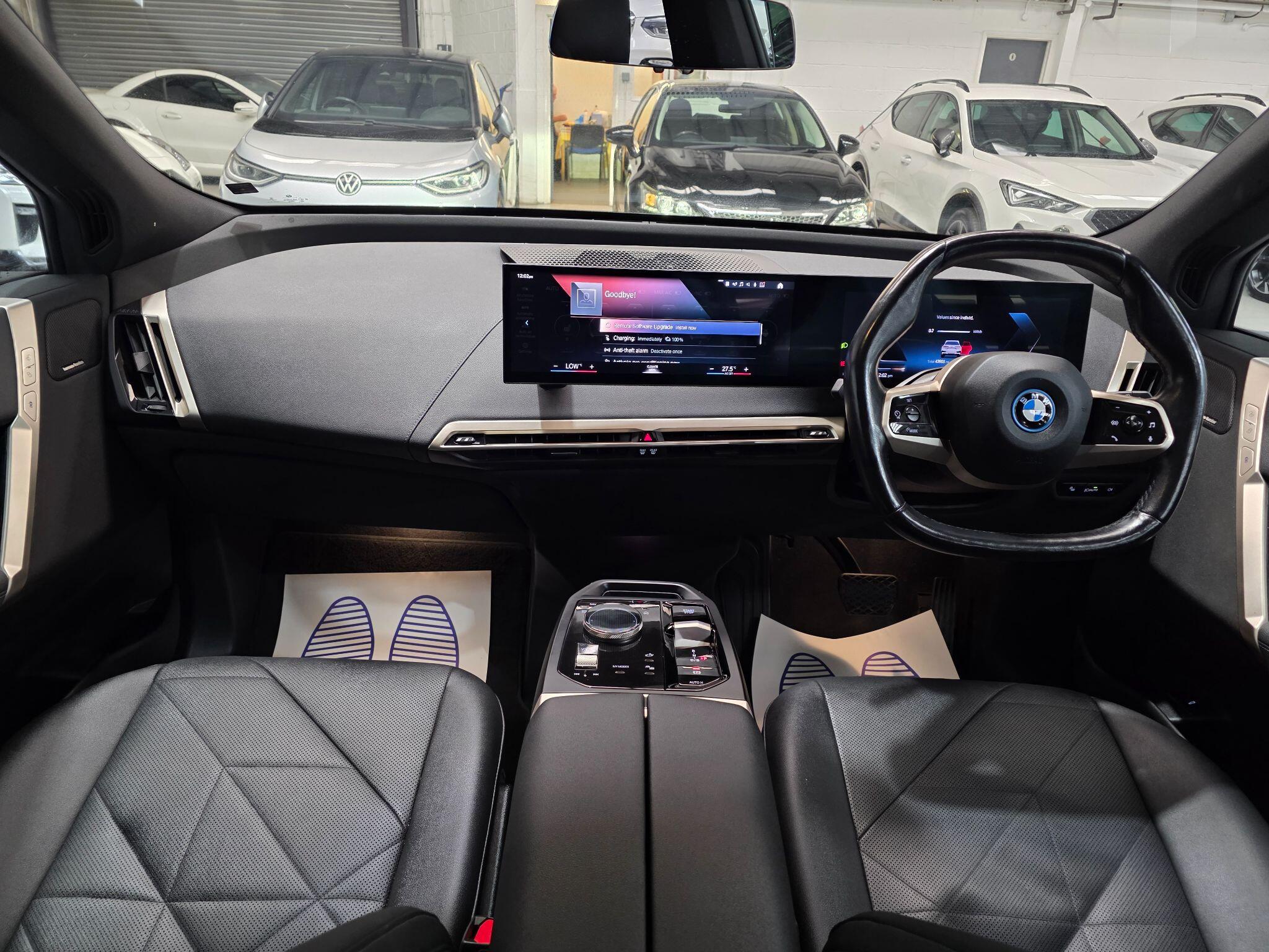 BMW Ix view 5