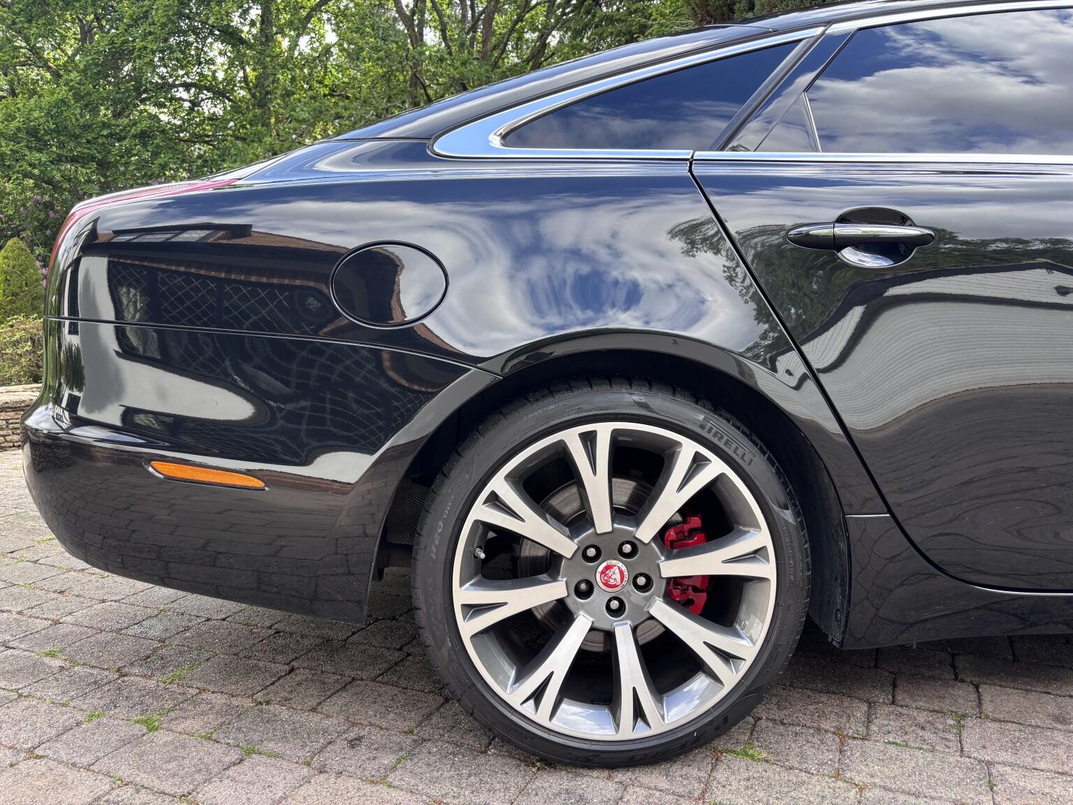 Jaguar XJ view 10