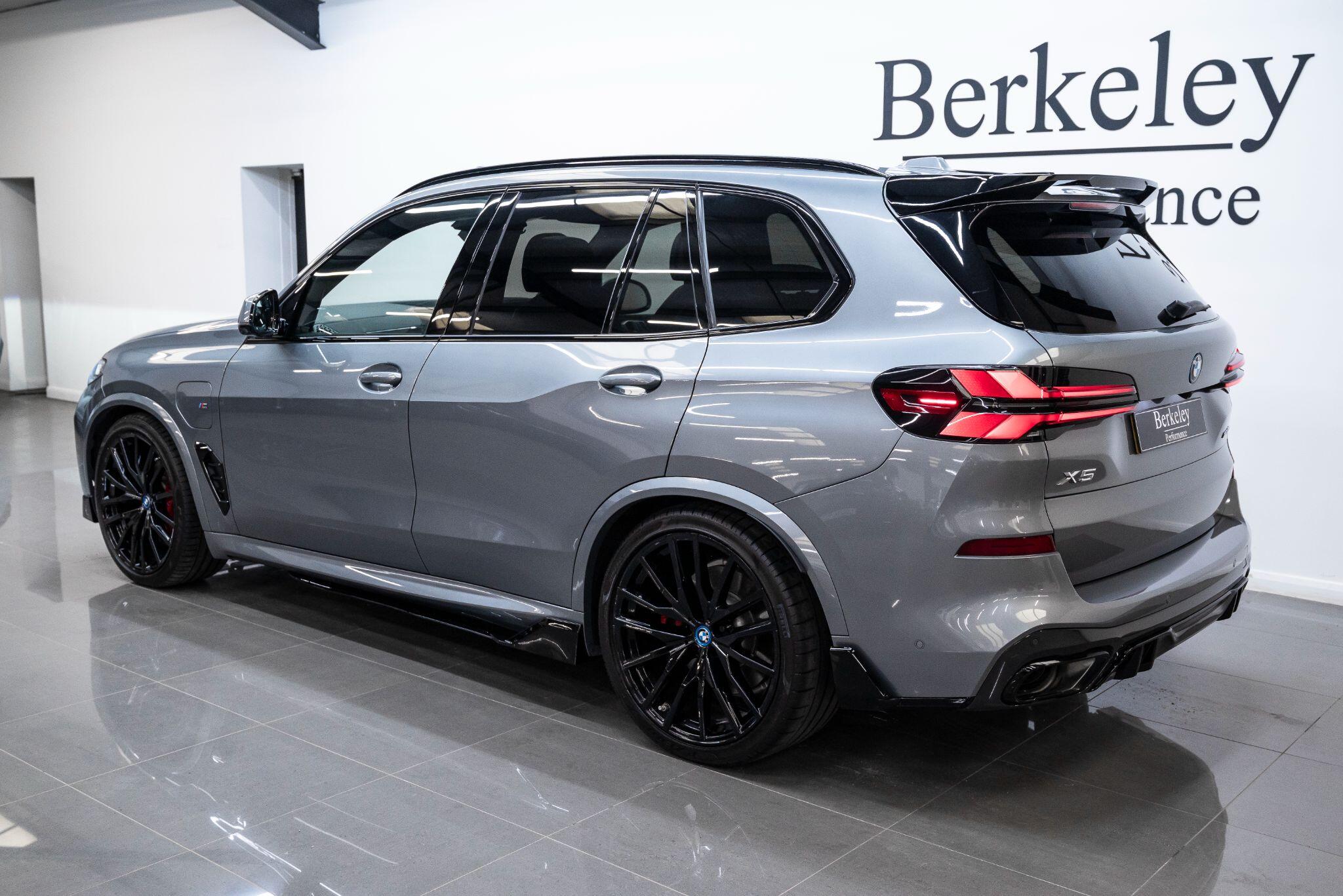 BMW X5 view 8