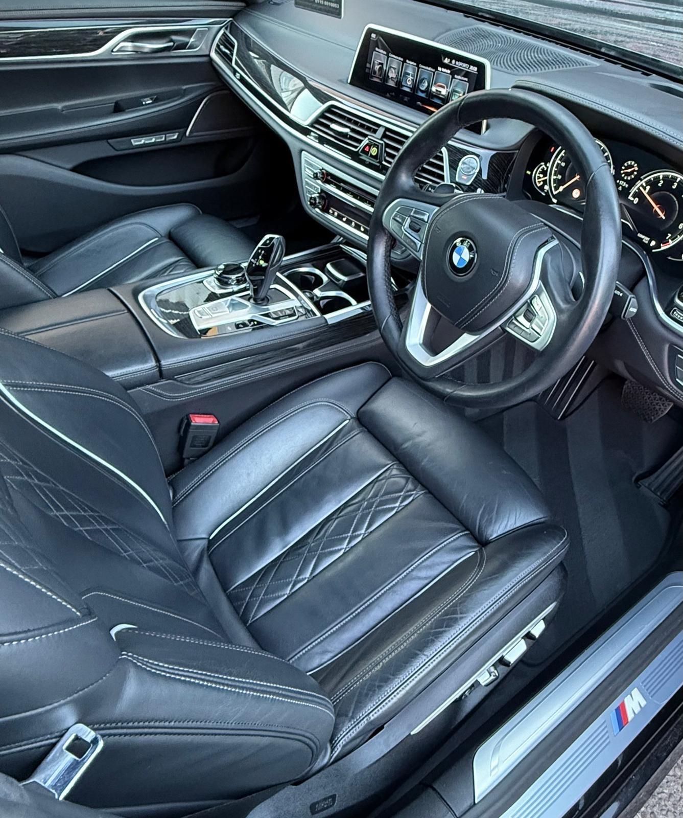 BMW 7 Series view 44