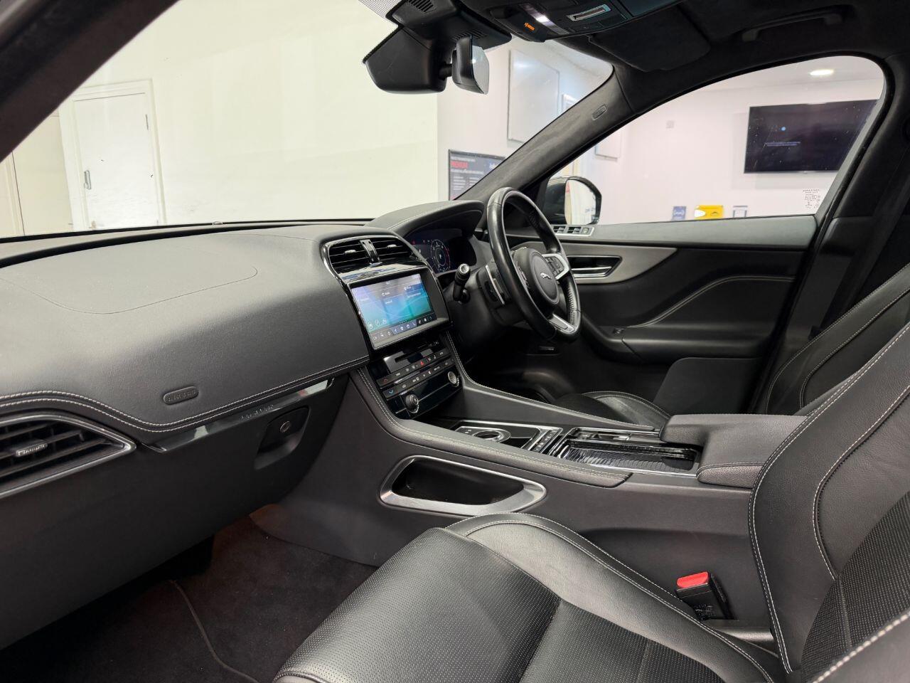 Jaguar F-Pace view 8