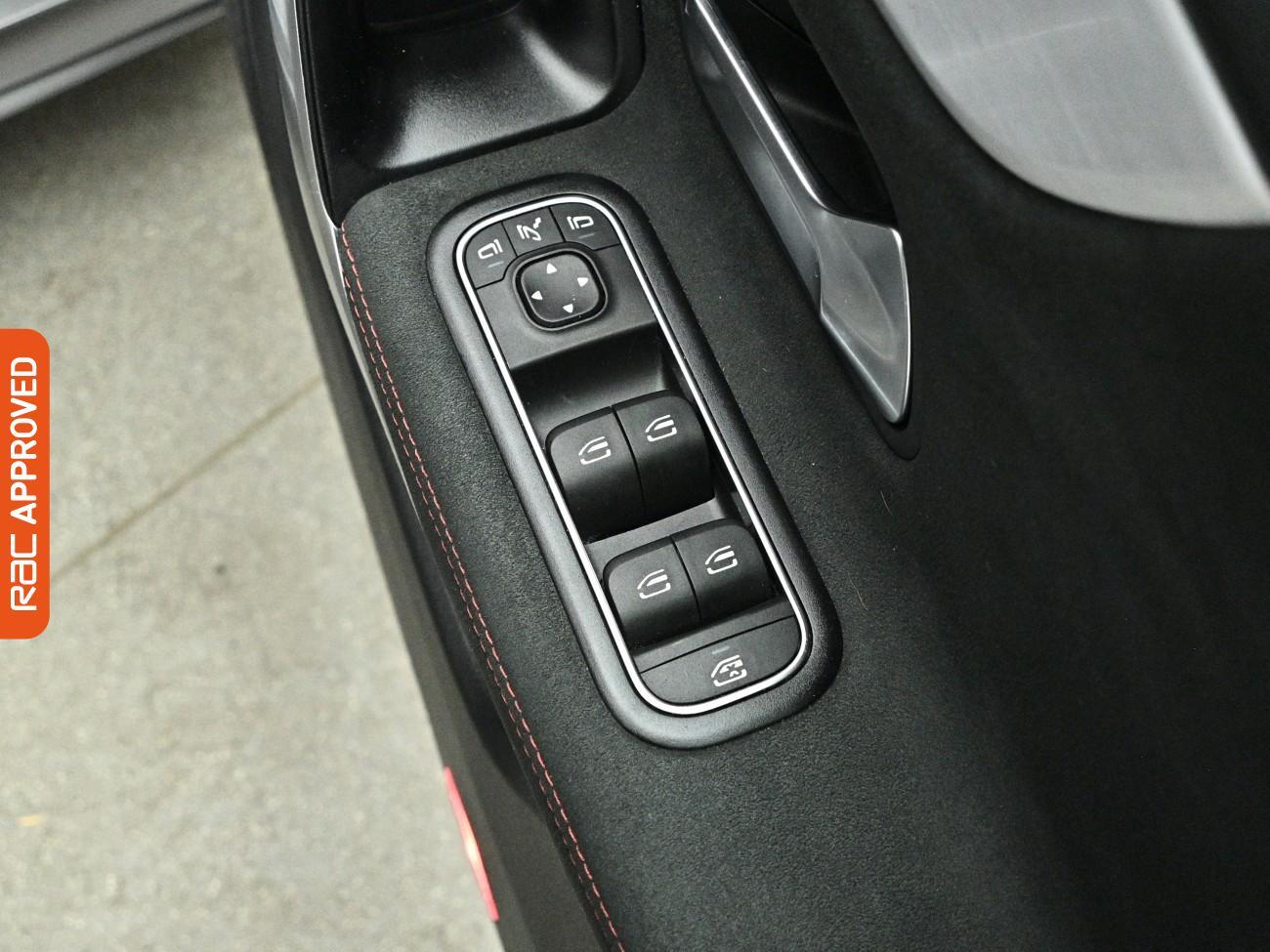 Mercedes-Benz Cla view 26