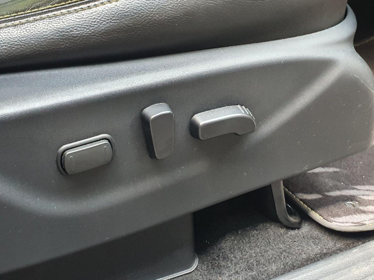 Nissan Navara view 34