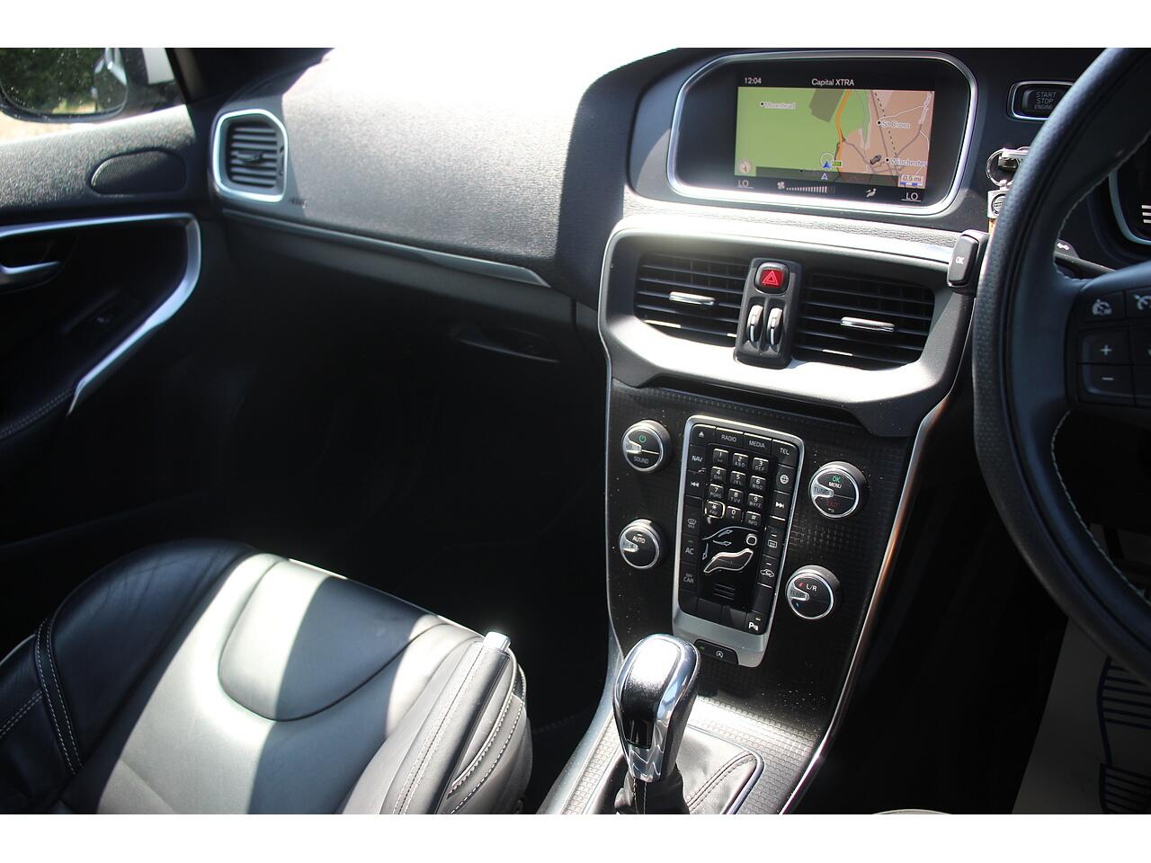 Volvo V40 view 24