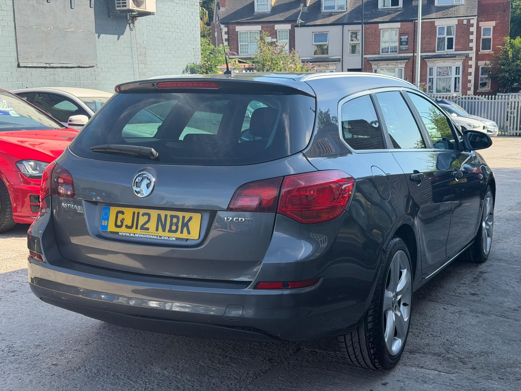 Vauxhall Astra view 4