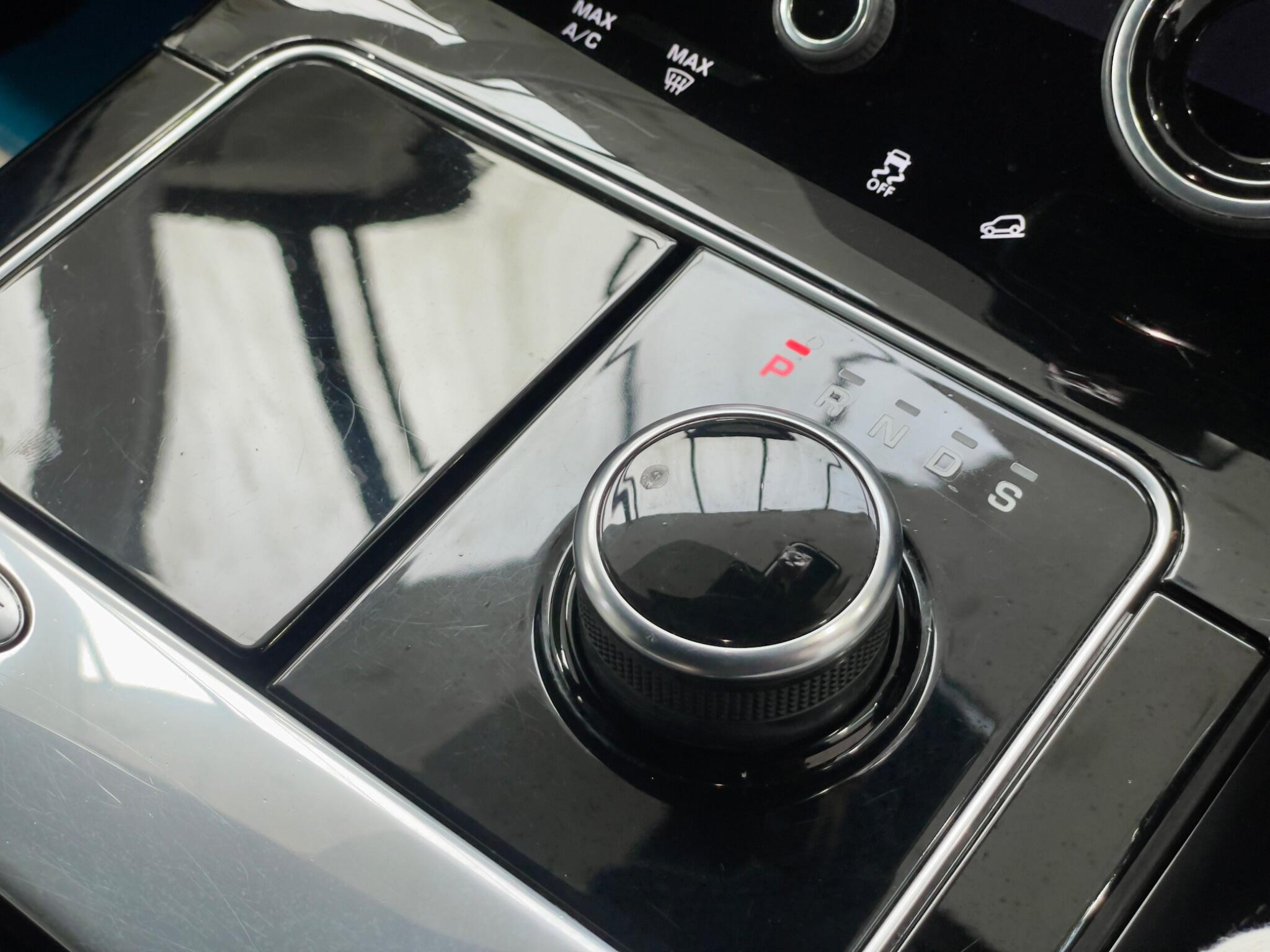 Land Rover Range Rover Velar view 72