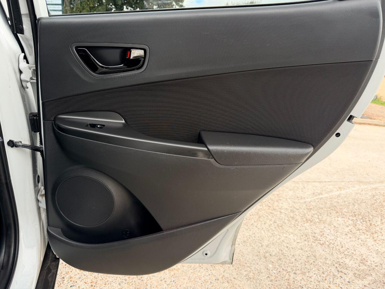 Hyundai Kona view 16