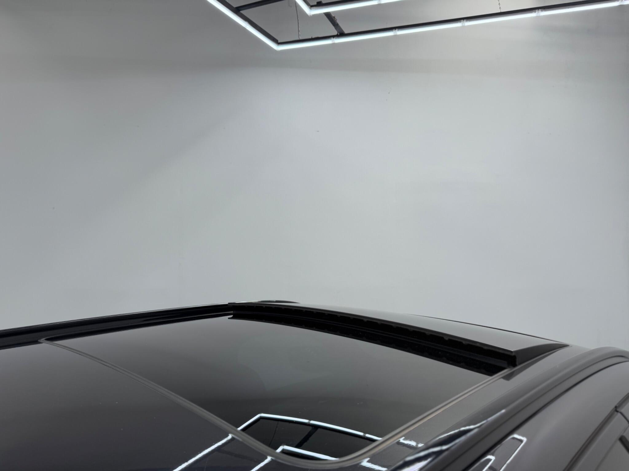 BMW 5 Series view 12