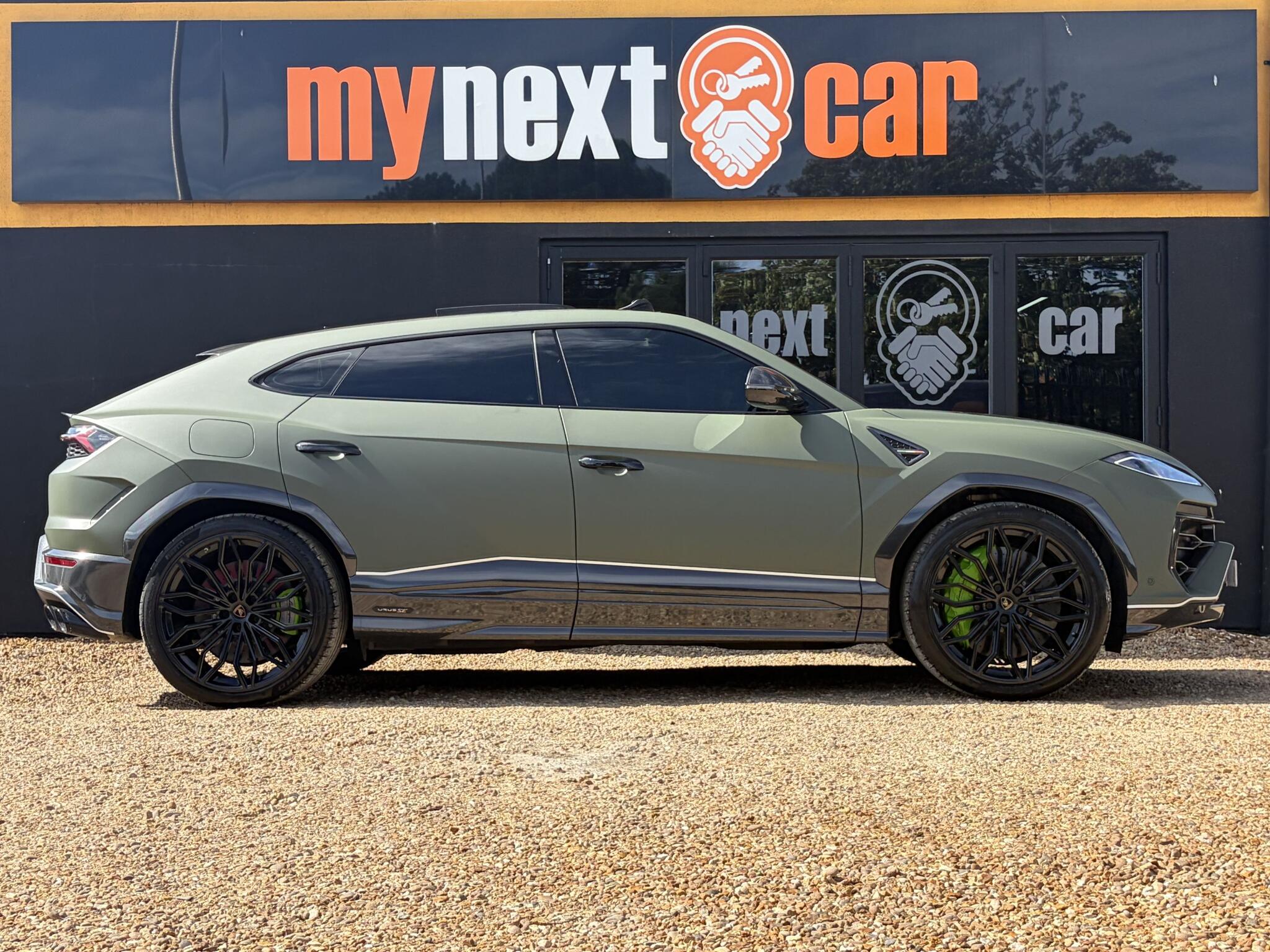 Lamborghini Urus view 18