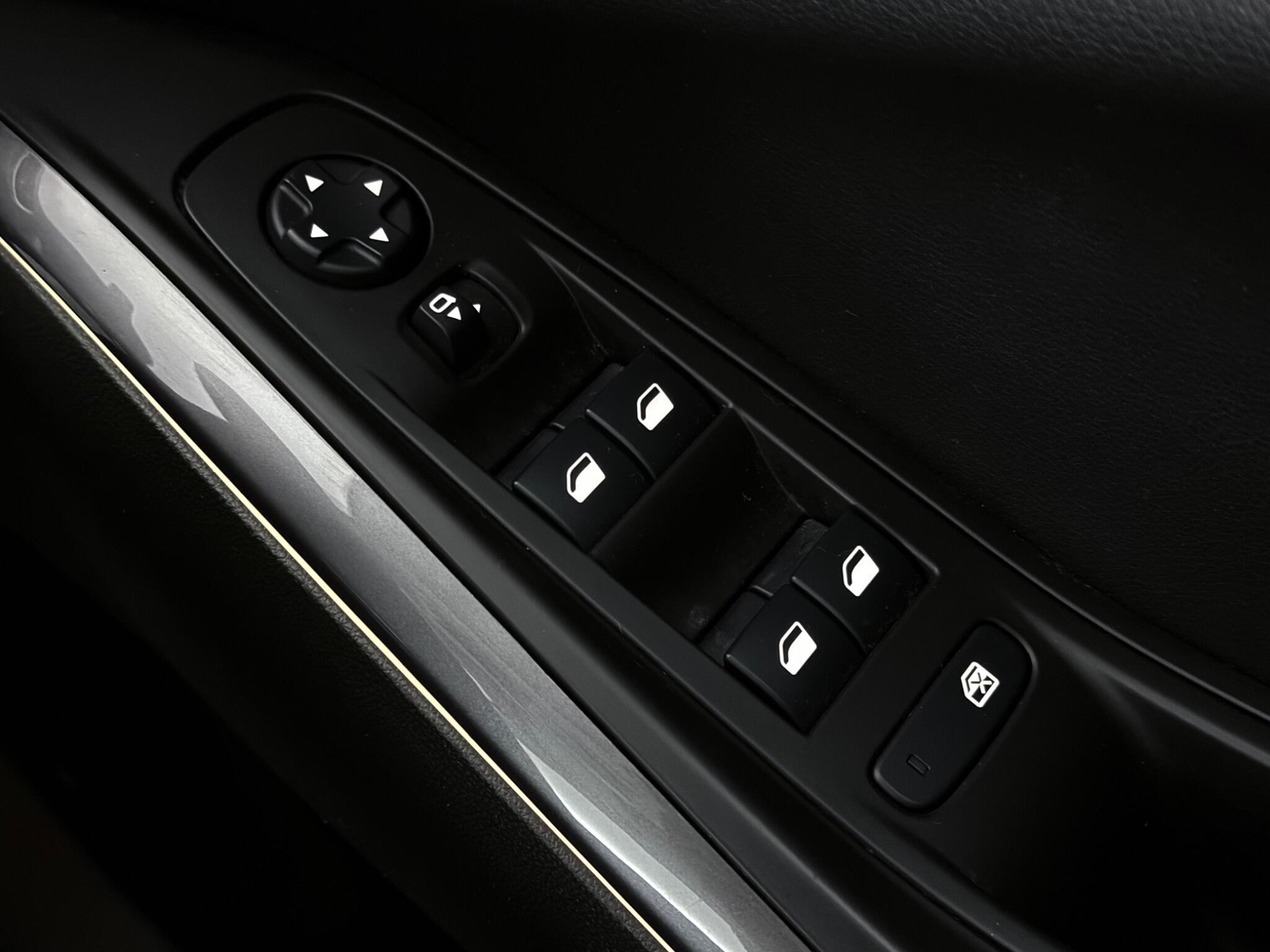 Vauxhall Grandland X view 17