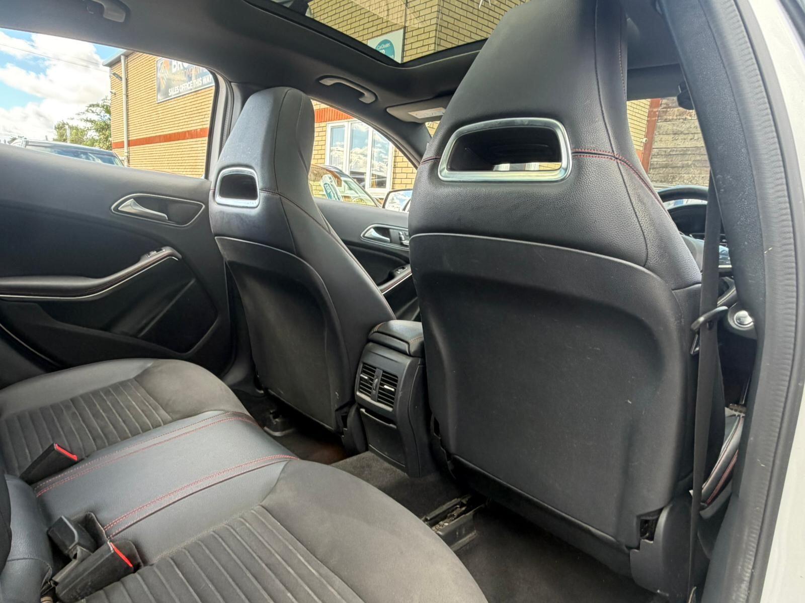 Mercedes-Benz Gla view 13