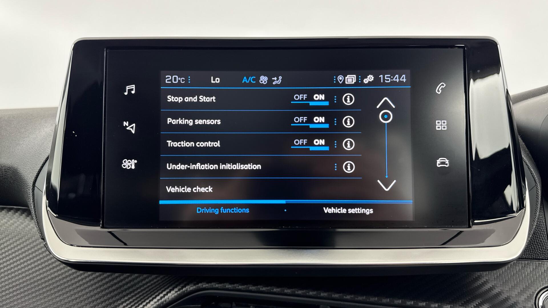 Peugeot 2008 view 32
