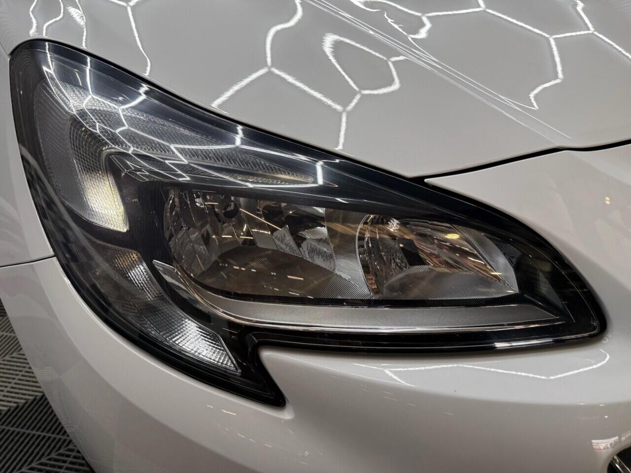 Vauxhall Corsa view 3