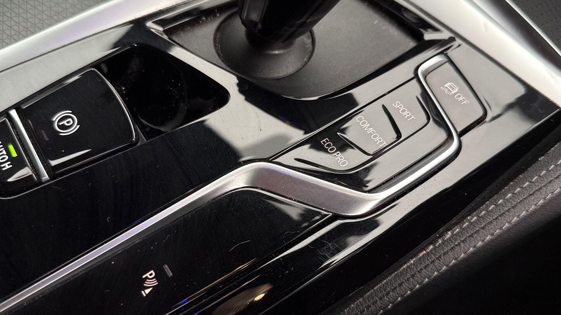 BMW 5 Series view 20