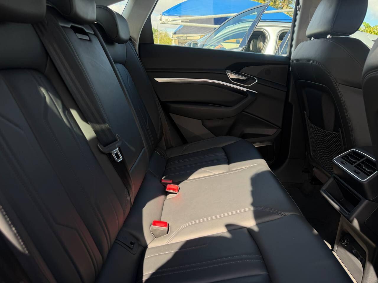 Audi E-Tron view 19