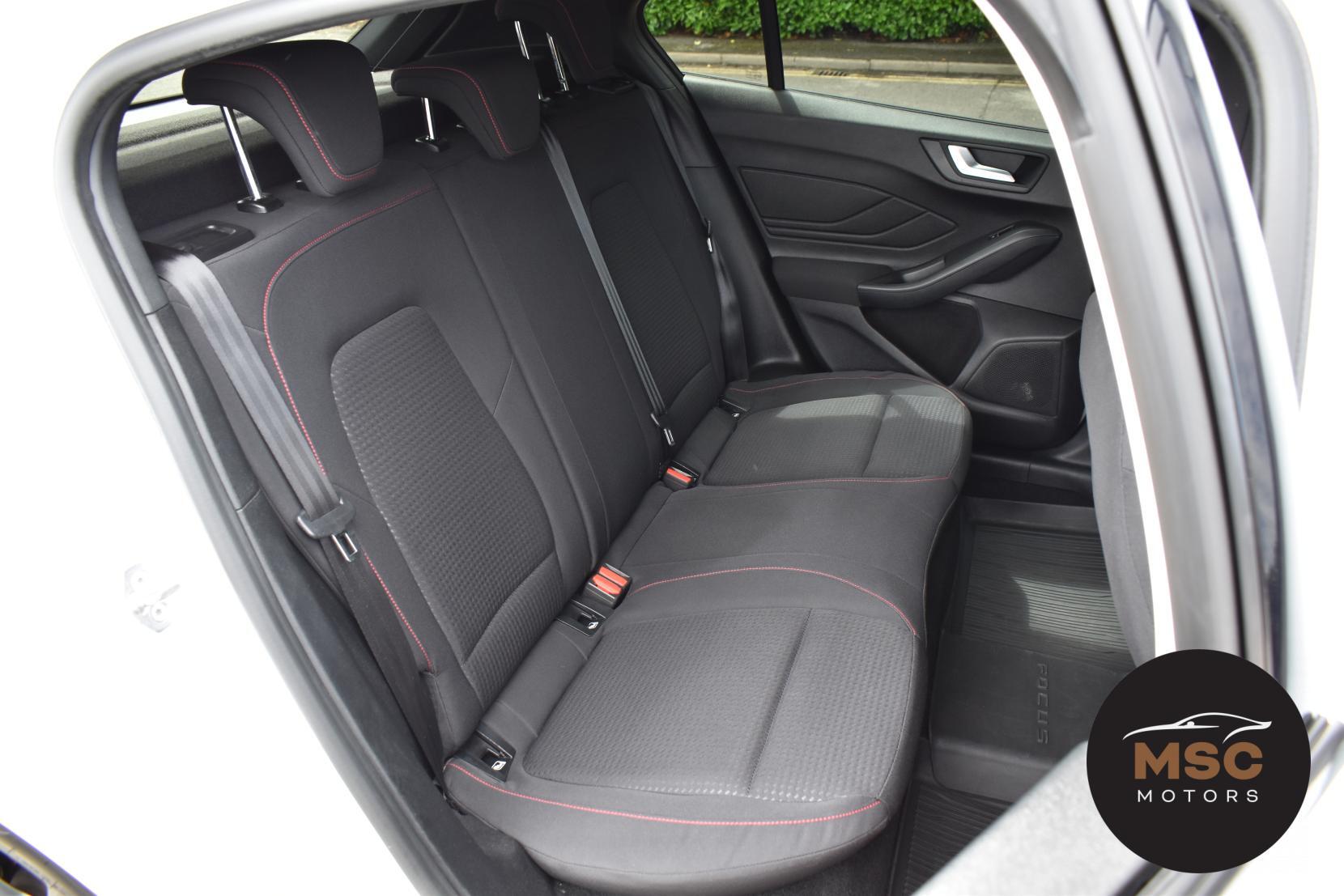 Ford Focus view 36