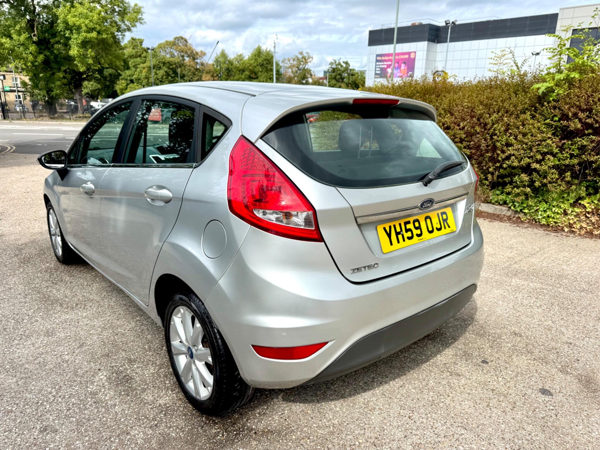 Ford Fiesta view 5