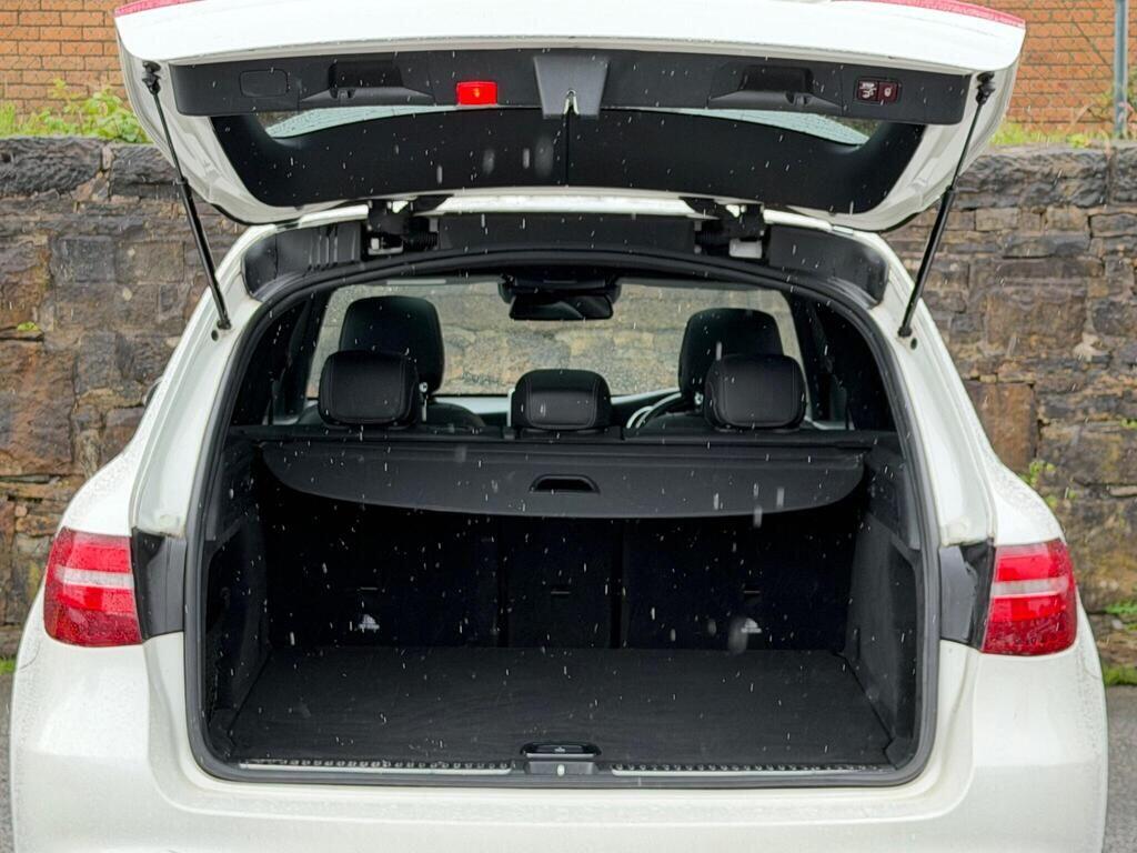 Mercedes-Benz GLC view 23