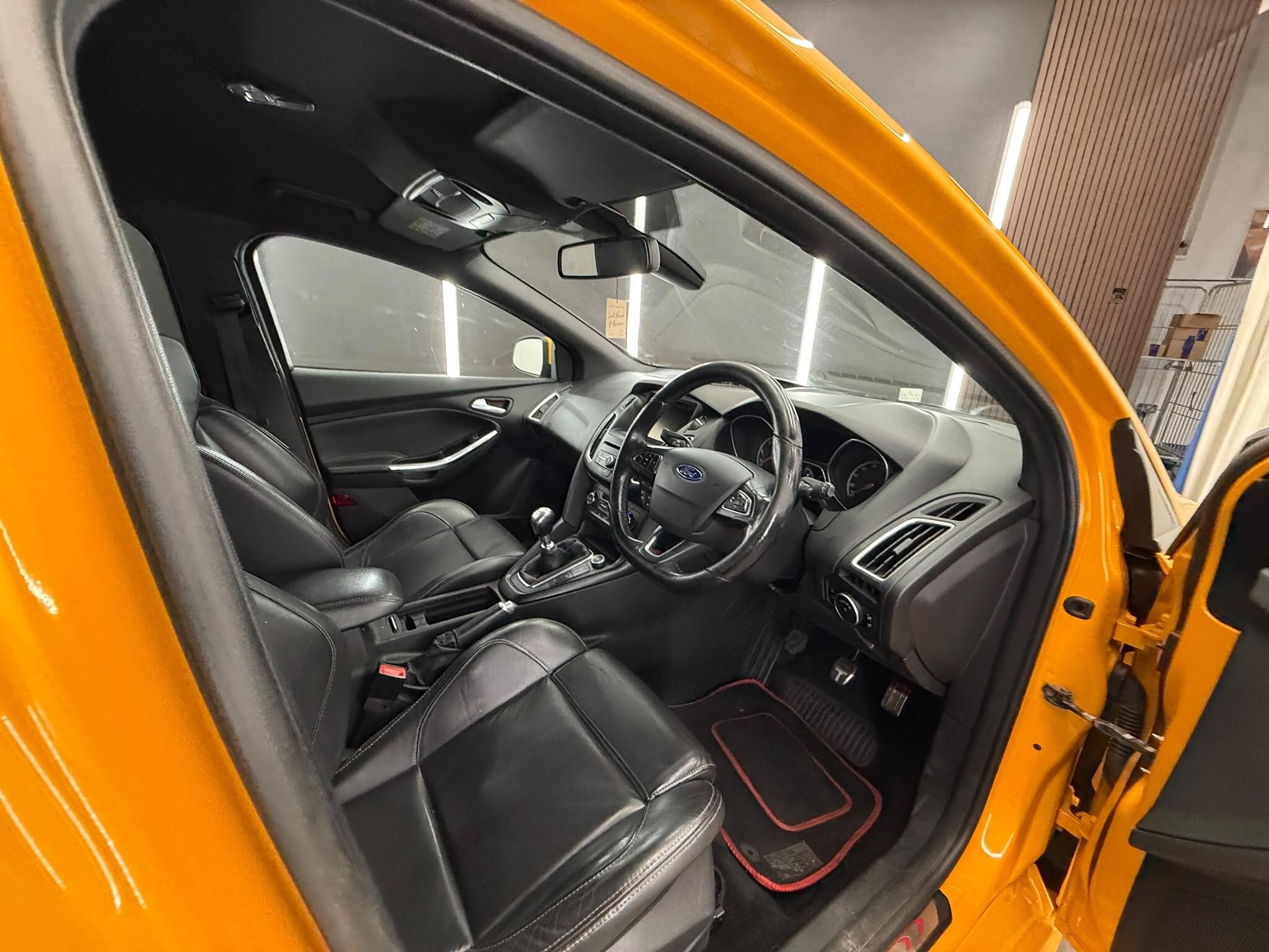 Ford Focus view 21
