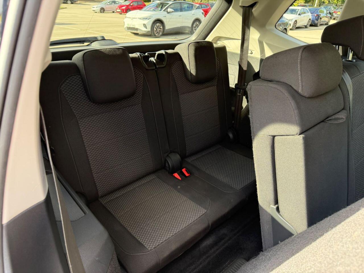 Volkswagen Tiguan Allspace view 34
