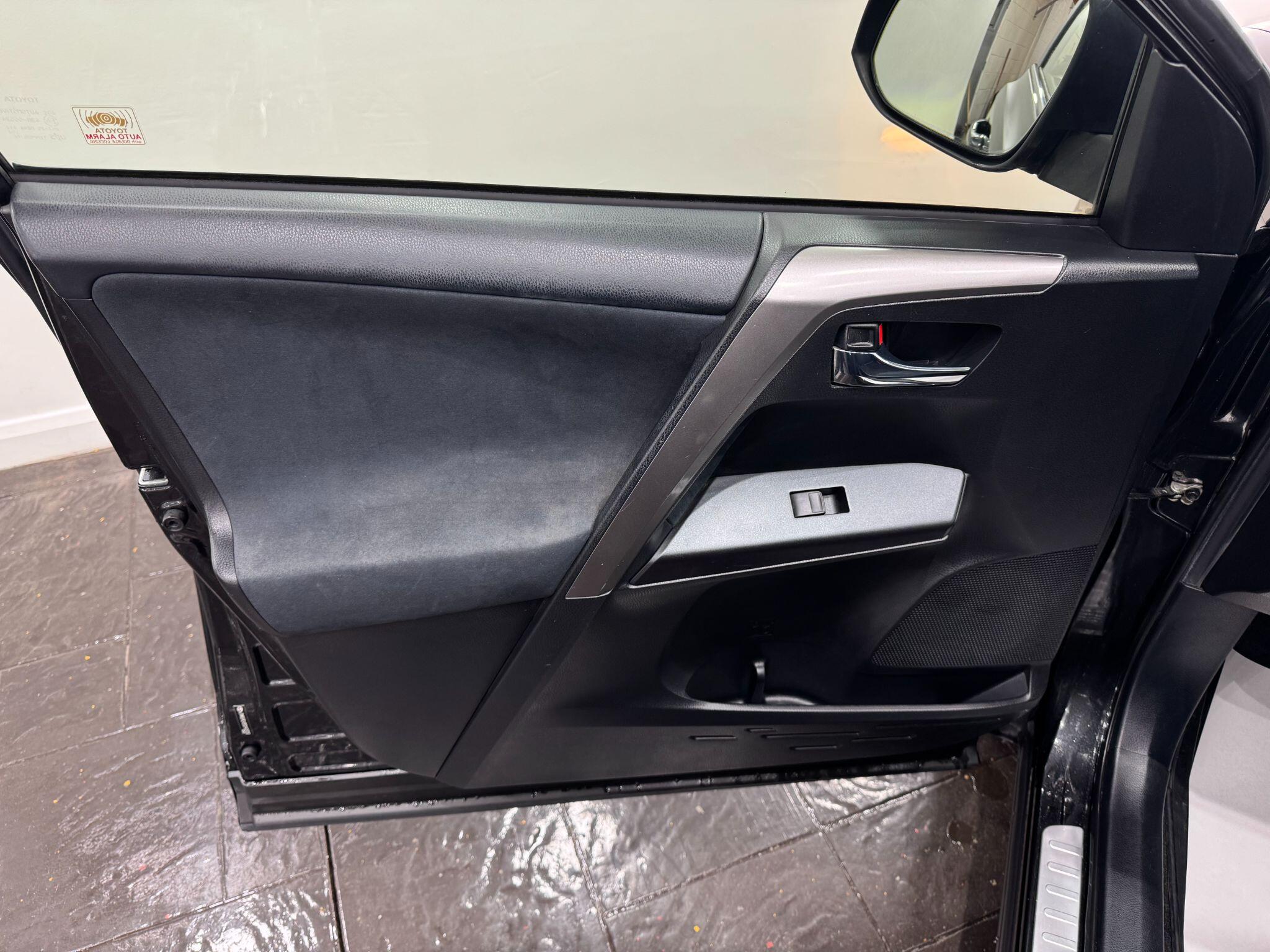 Toyota Rav4 view 34