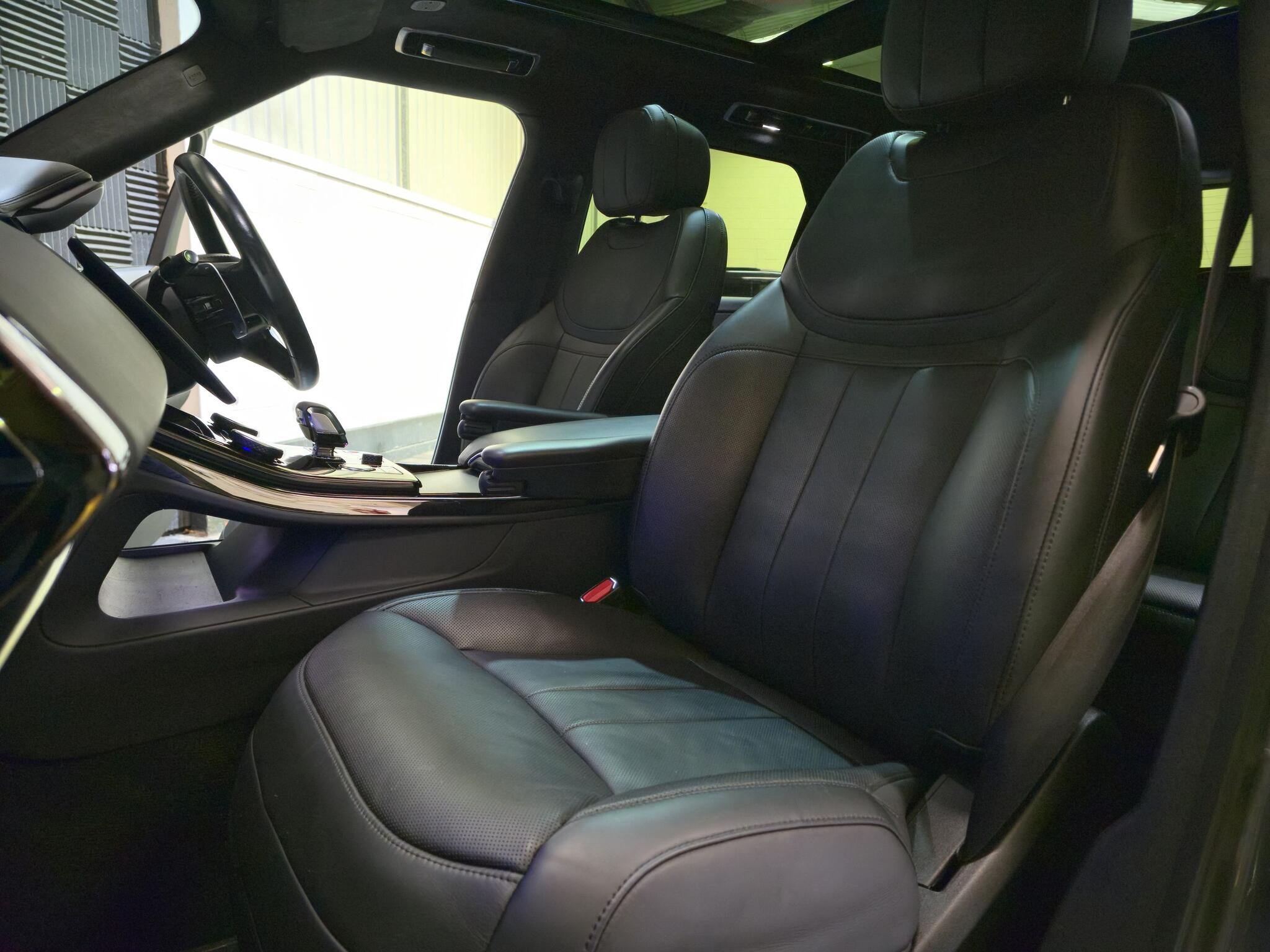 Land Rover Range Rover Sport view 11