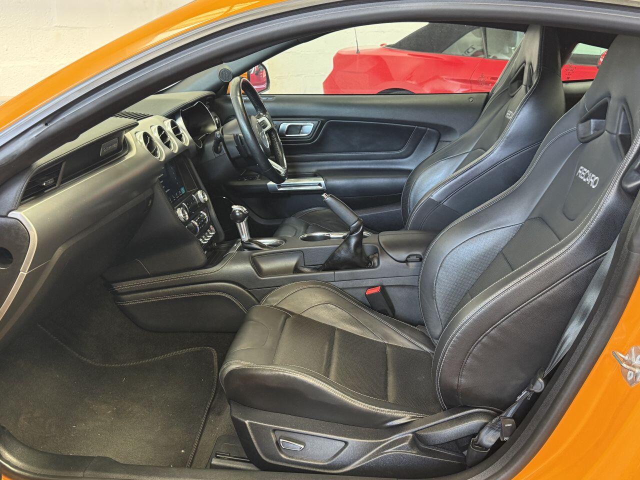 Ford Mustang view 55