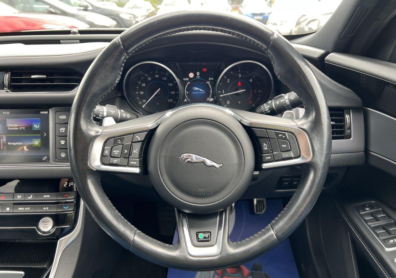 Jaguar XF view 48