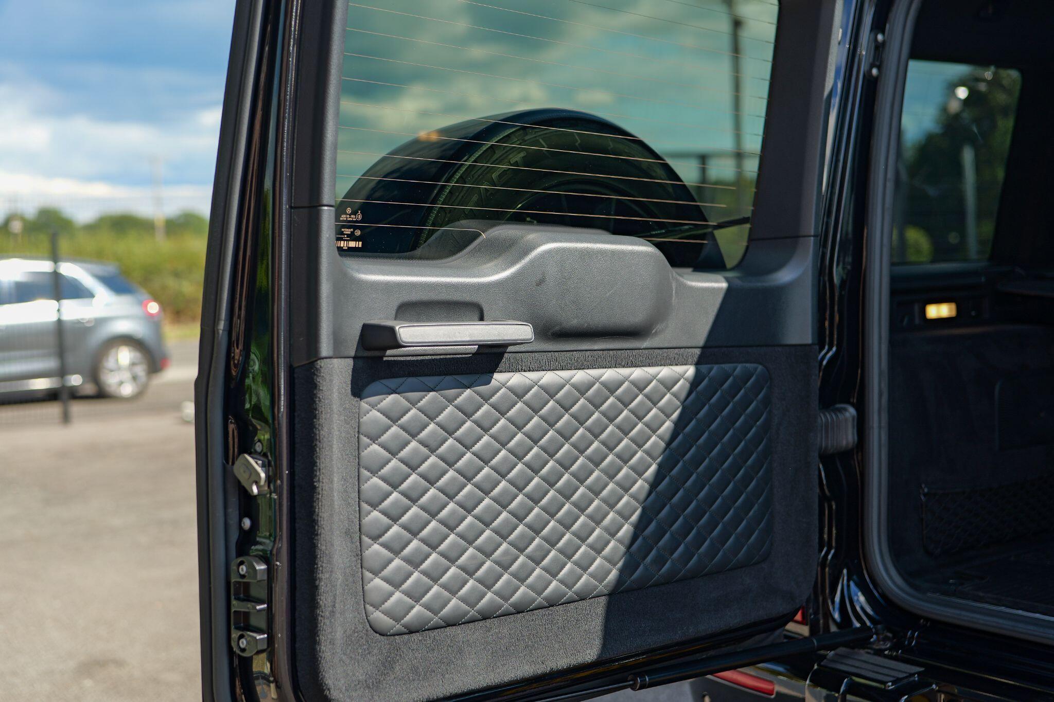 Mercedes-Benz G-Class view 31