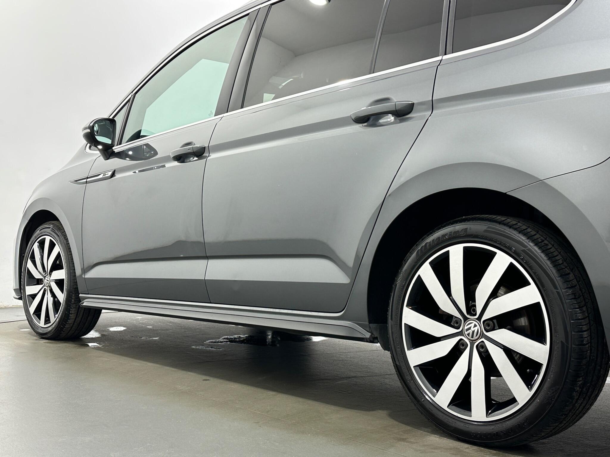 Volkswagen Touran view 52